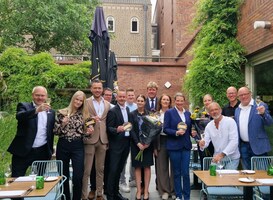 Hotelschool MBO Amersfoort reikt titels Excellente Leerbedrijven uit 